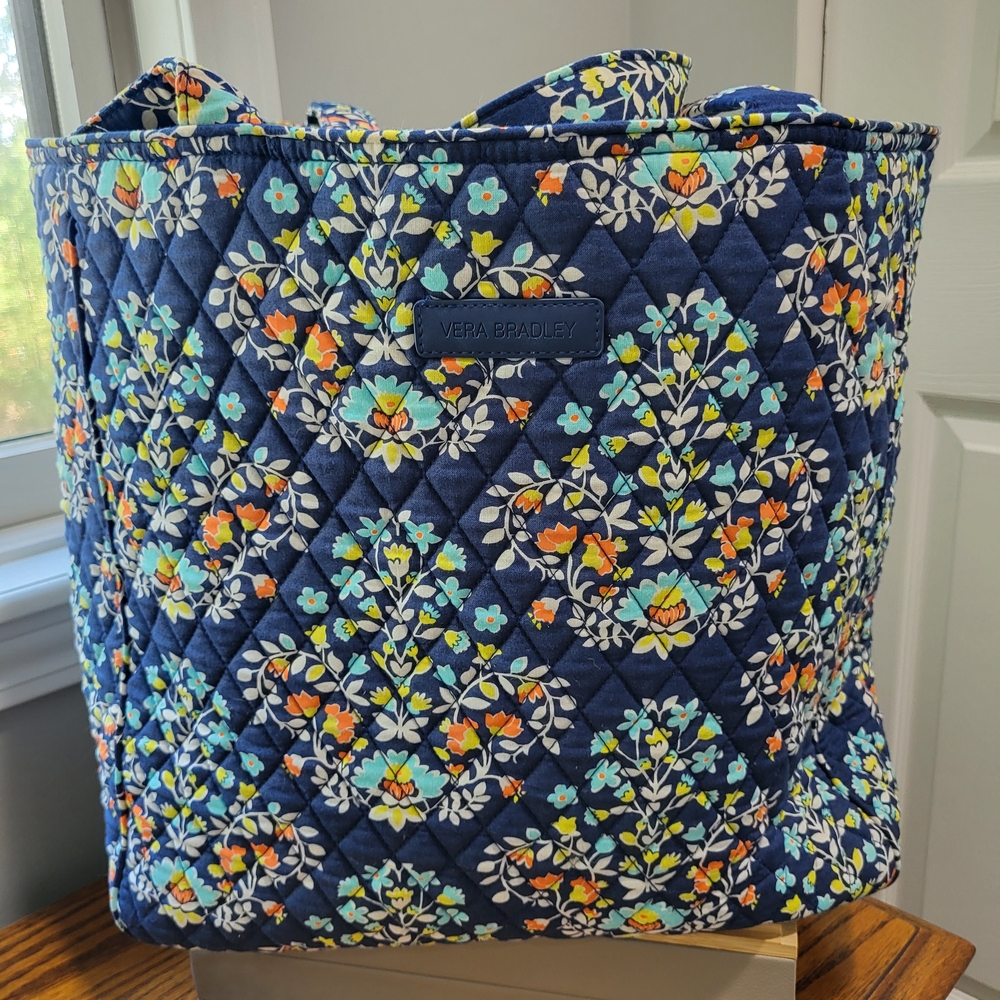 Vera Bradley Blue Floral Quilted Tote Bag, "Garden Party" Pattern.